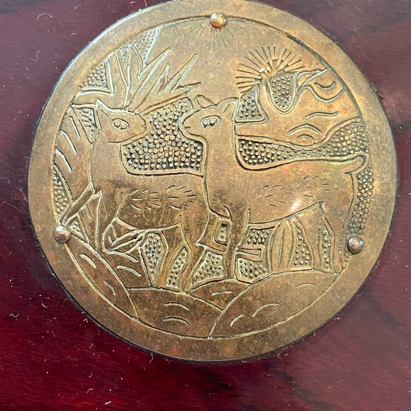 Wooden Lacquered Box Brass Medallion of Deer in Forest Brass Corner Accents EUC - Picture 2 of 11